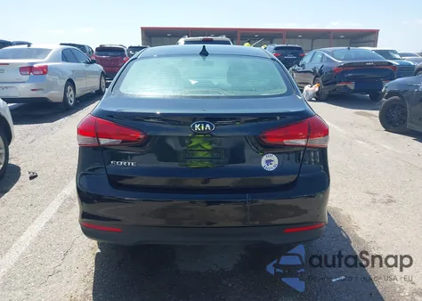 2017 Kia Forte Lx z USA, uszkodzony, nr VIN 3KPFK4A74HE159940